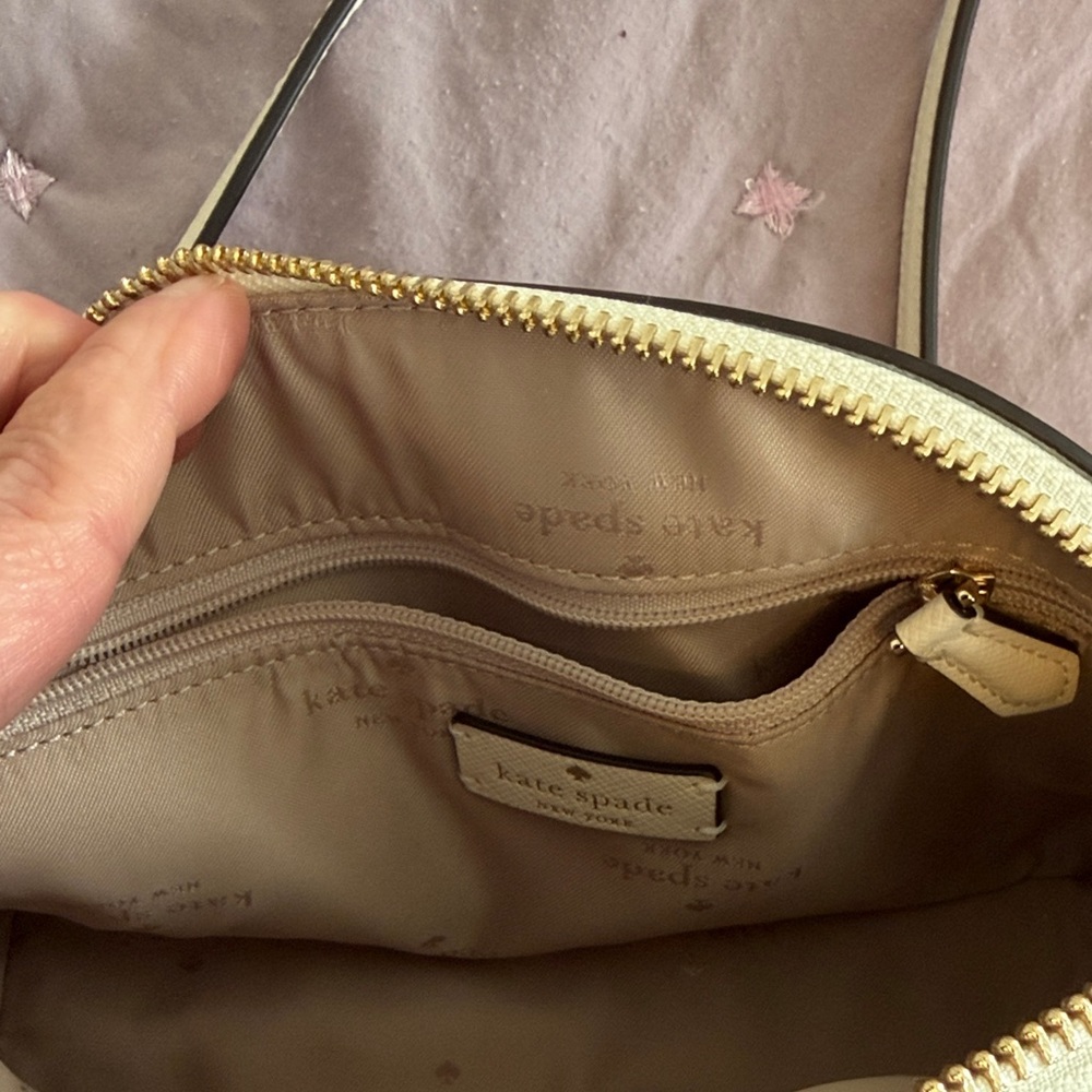 kate spade Cream Leather Crossbody Bag with Gold Hardware. No paper work - Picture 2 of 2
